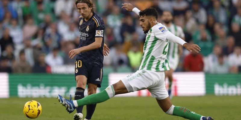 Trường hợp cửa trên cách biệt 3 bàn thắng